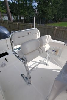 Sea Hunt Ultra 211 image