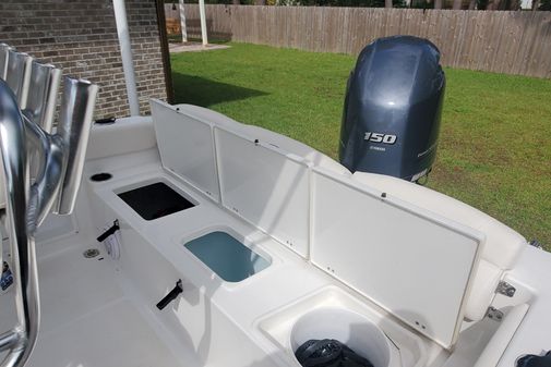 Sea Hunt Ultra 211 image