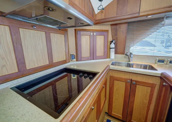 Luhrs 41 Convertible image