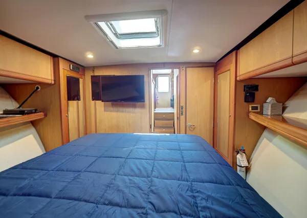 Luhrs 41 Convertible image