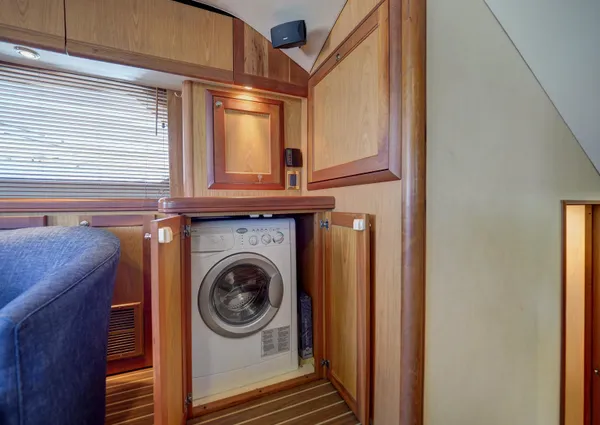 Luhrs 41 Convertible image