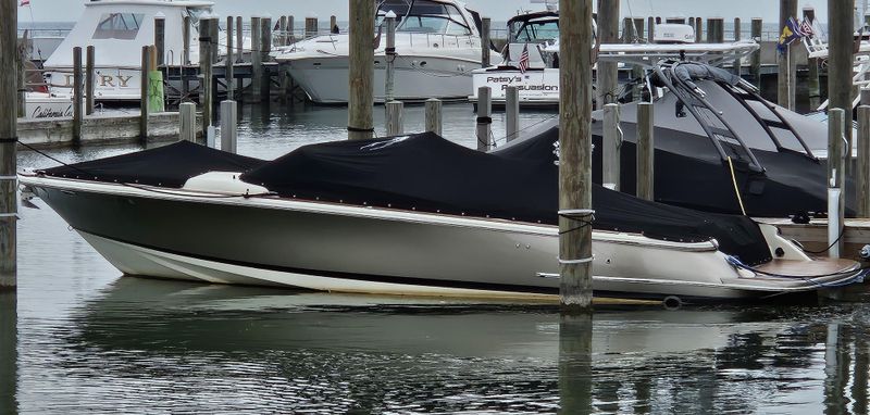 Chris-Craft Launch 28 - main image