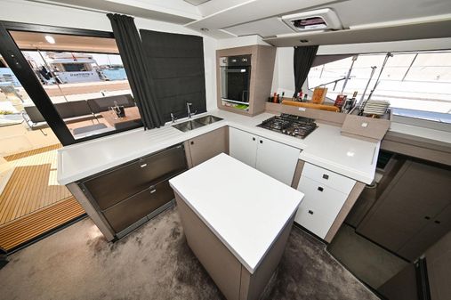 Fountaine Pajot Saona 47 image