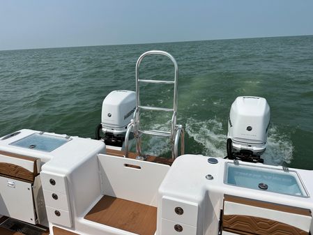 Twin Vee 340 GFX image