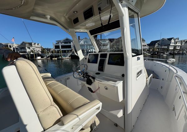 Everglades 275 Center Console image