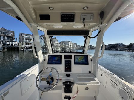 Everglades 275 Center Console image