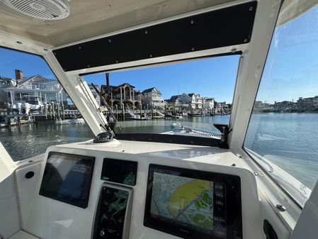 Everglades 275 Center Console image