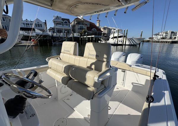 Everglades 275 Center Console image