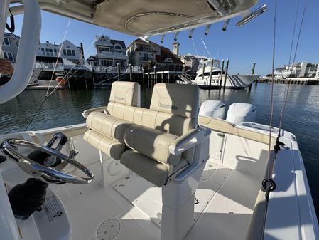 Everglades 275 Center Console image