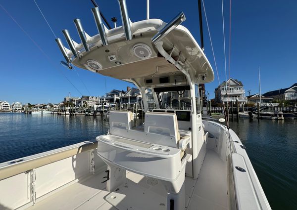 Everglades 275 Center Console image