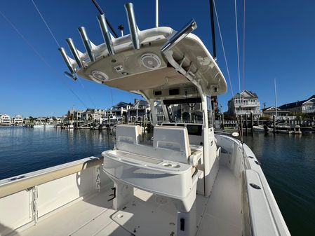 Everglades 275 Center Console image