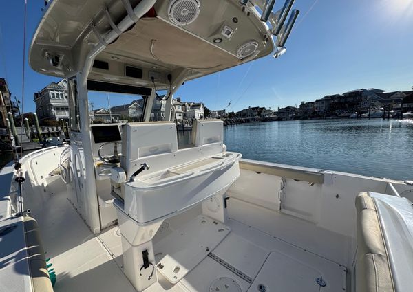 Everglades 275 Center Console image