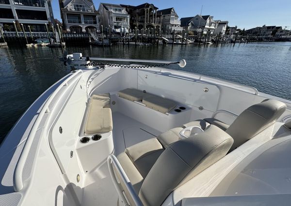 Everglades 275 Center Console image