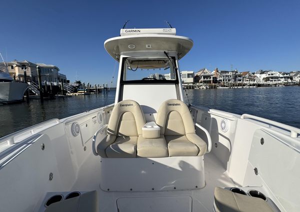 Everglades 275 Center Console image