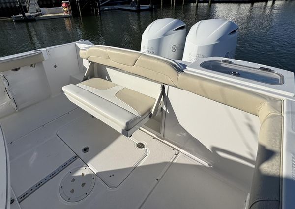 Everglades 275 Center Console image