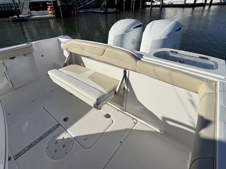 Everglades 275 Center Console image