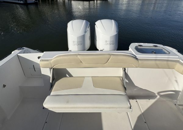 Everglades 275 Center Console image