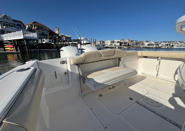 Everglades 275 Center Console image