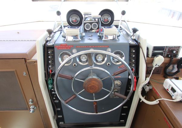 Chris-craft COMMANDER image