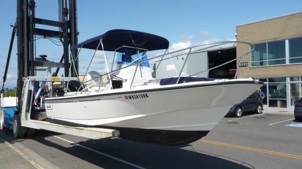 Boston Whaler OUTRAGE 