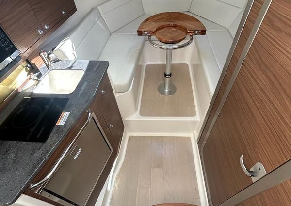 Boston Whaler 325 Conquest image