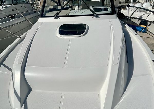 Boston Whaler 325 Conquest image