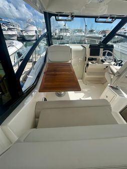 Boston Whaler 325 Conquest image