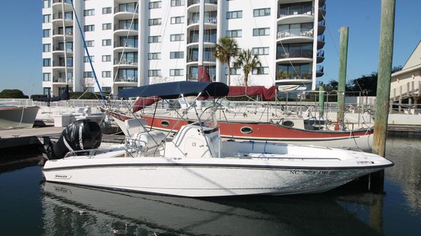 Boston Whaler 230 Dauntless 