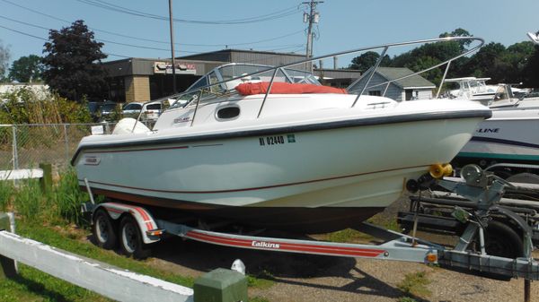 Boston Whaler 21 Conquest