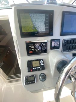 Boston Whaler 315 Conquest image