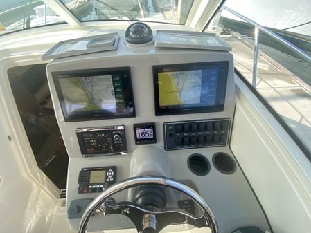 Boston Whaler 315 Conquest image