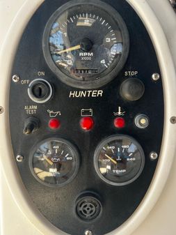 Hunter 410 image