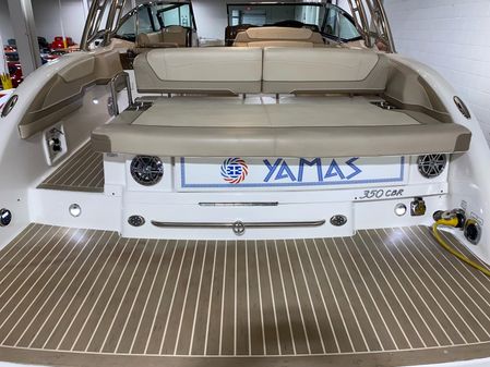Formula 350 Crossover Bowrider image