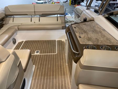 Formula 350 Crossover Bowrider image