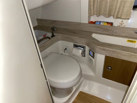 Formula 350 Crossover Bowrider image