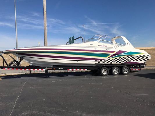 Fountain 38 Express Cruiser - main image
