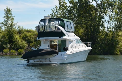 Sea Ray 400 Sedan Bridge image