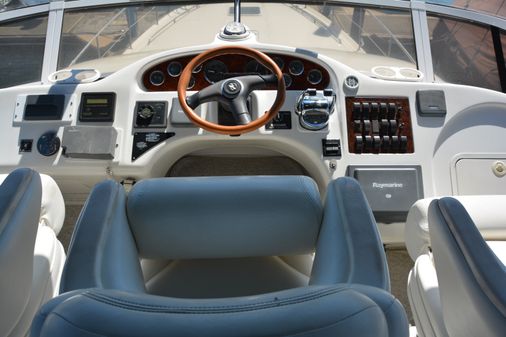 Sea Ray 400 Sedan Bridge image