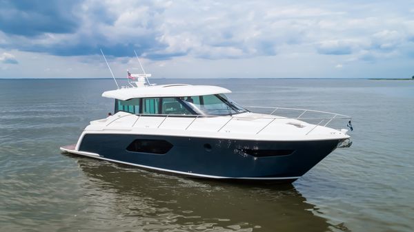 Tiara Yachts C49 Coupe
