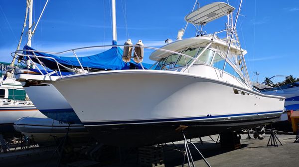Luhrs 320 Open