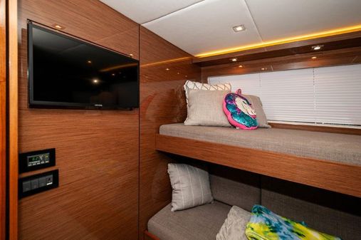 Cruisers Yachts 60 Cantius image