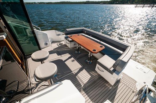 Cruisers Yachts 60 Cantius image