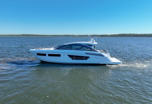 Cruisers Yachts 60 Cantius image