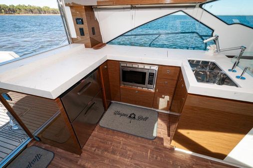 Cruisers Yachts 60 Cantius image