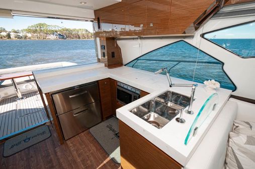 Cruisers Yachts 60 Cantius image