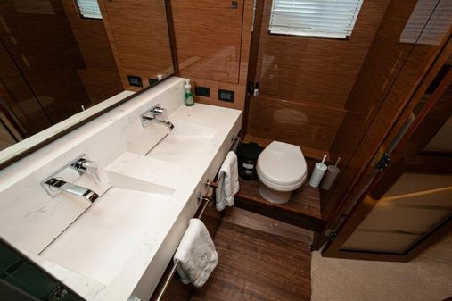 Cruisers Yachts 60 Cantius image