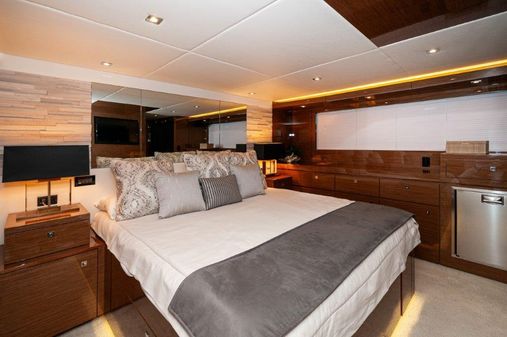 Cruisers Yachts 60 Cantius image