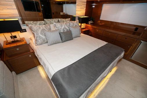 Cruisers Yachts 60 Cantius image