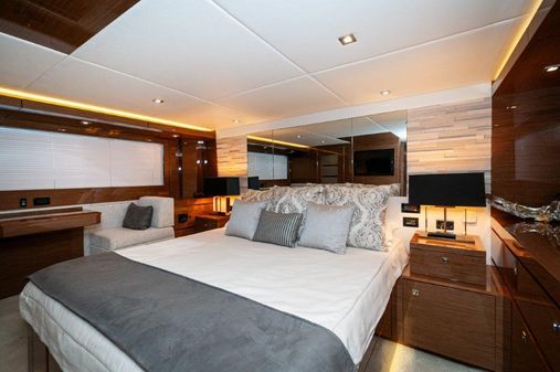 Cruisers Yachts 60 Cantius image