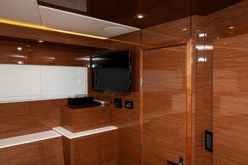 Cruisers Yachts 60 Cantius image